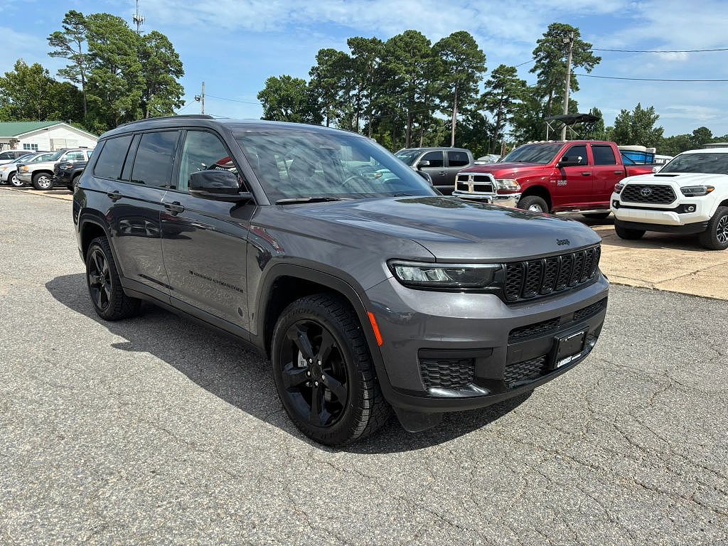 2023 Jeep Grand Cherokee L Laredo