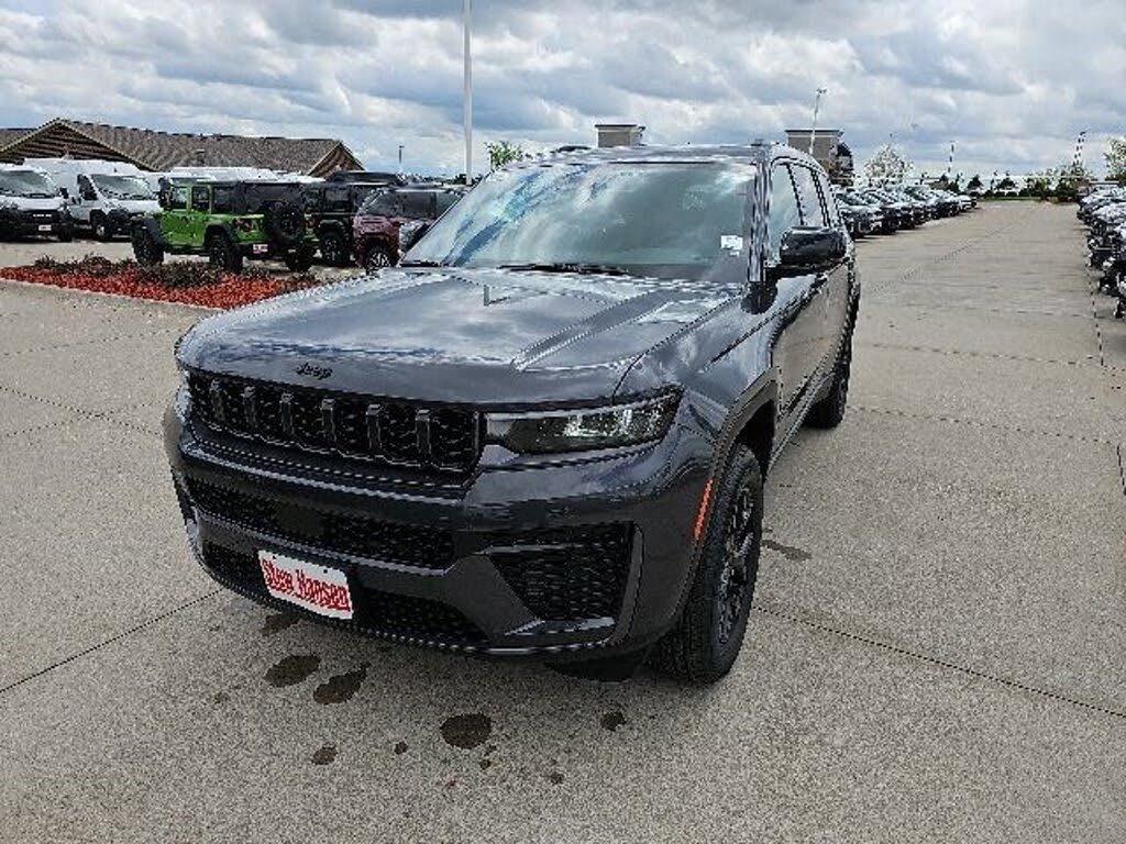 2026 Jeep Grand Cherokee L Laredo Altitude