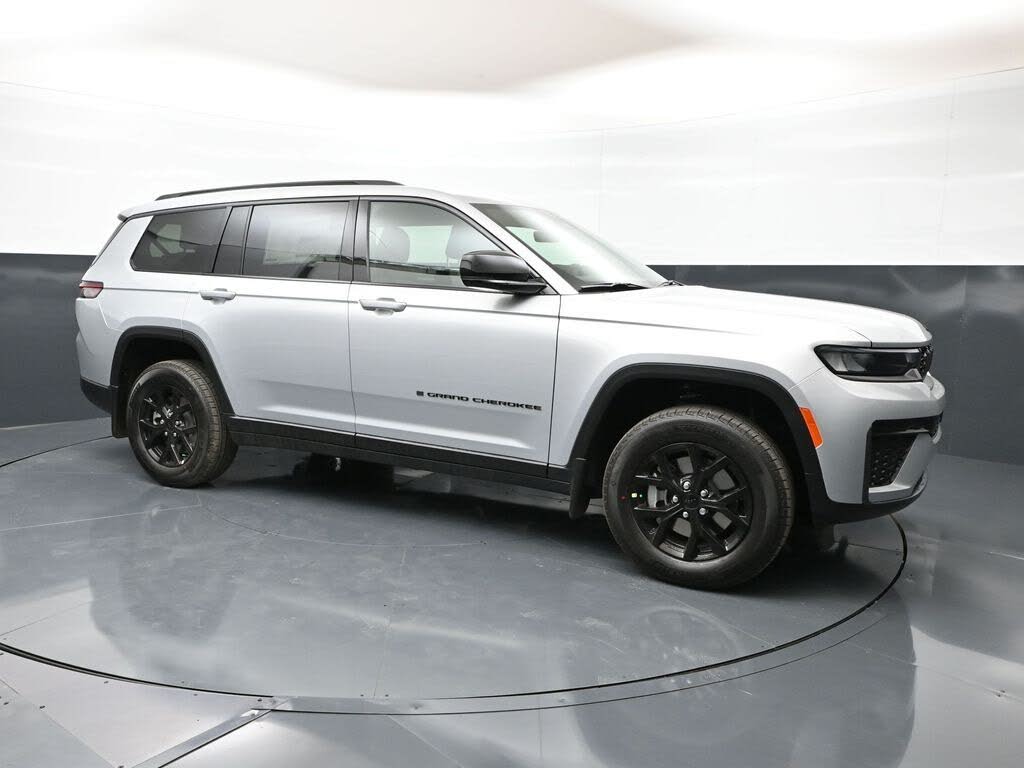 2026 Jeep Grand Cherokee L Laredo Altitude