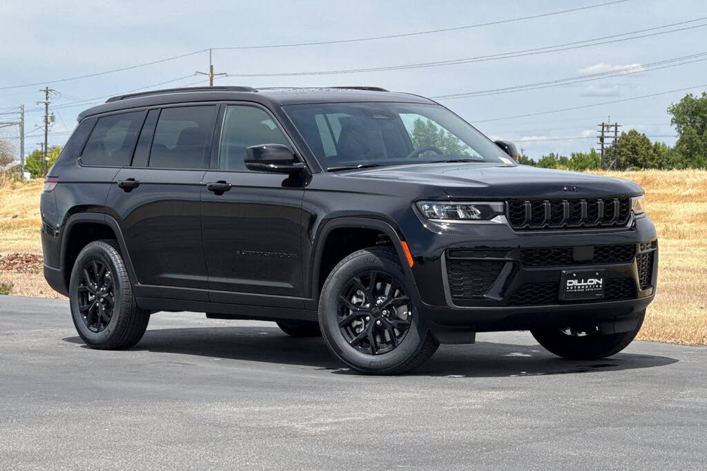 2026 Jeep Grand Cherokee L Laredo Altitude