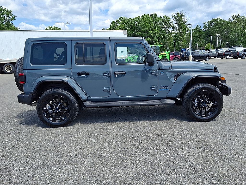 2025 Jeep Wrangler 4xe Sahara