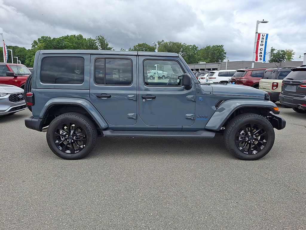 2025 Jeep Wrangler 4xe Sahara