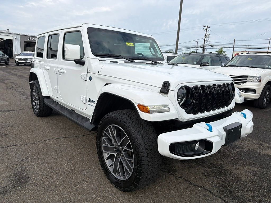 2024 Jeep Wrangler Unlimited 4xe 2.0L 4WD High Altitude Skytop w/ Navigation