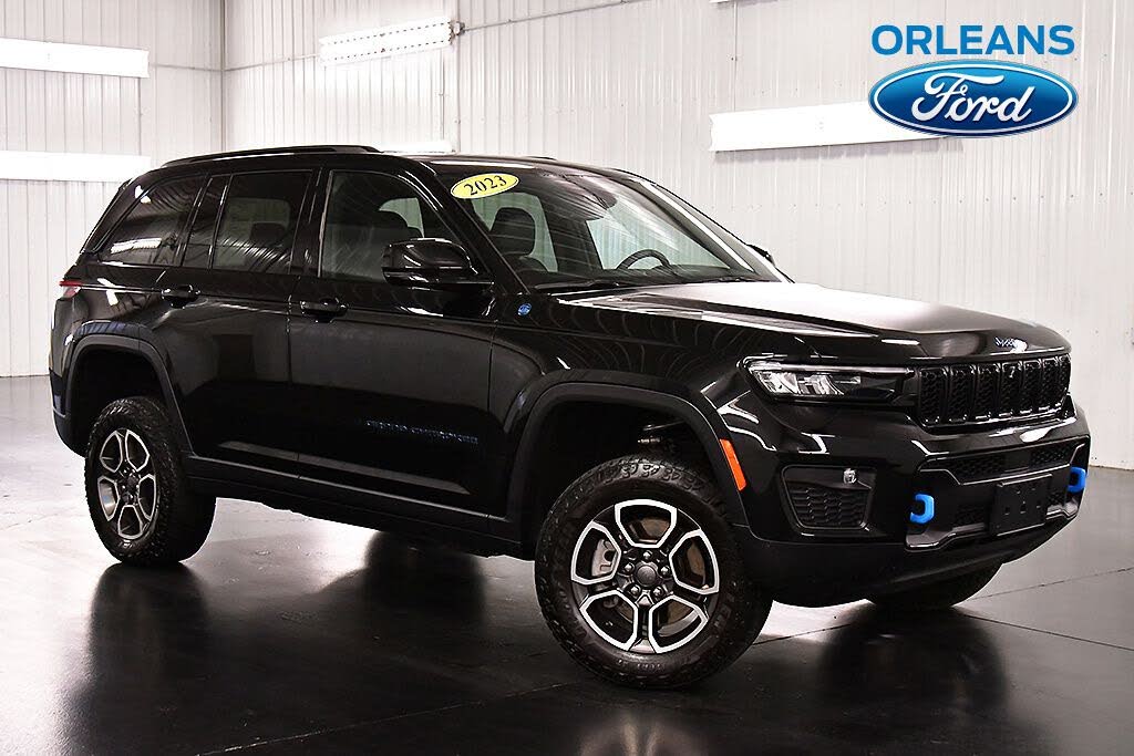 2023 Jeep Grand Cherokee Trailhawk CARB State Package