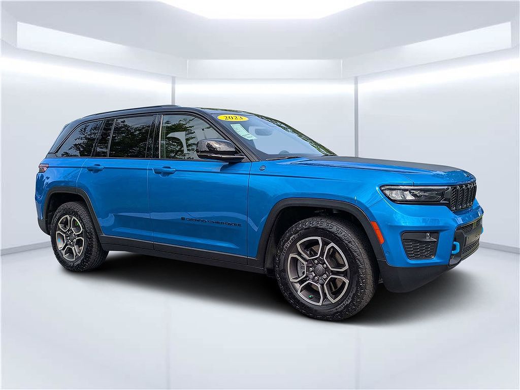 2023 Jeep Grand Cherokee Trailhawk CARB State Package