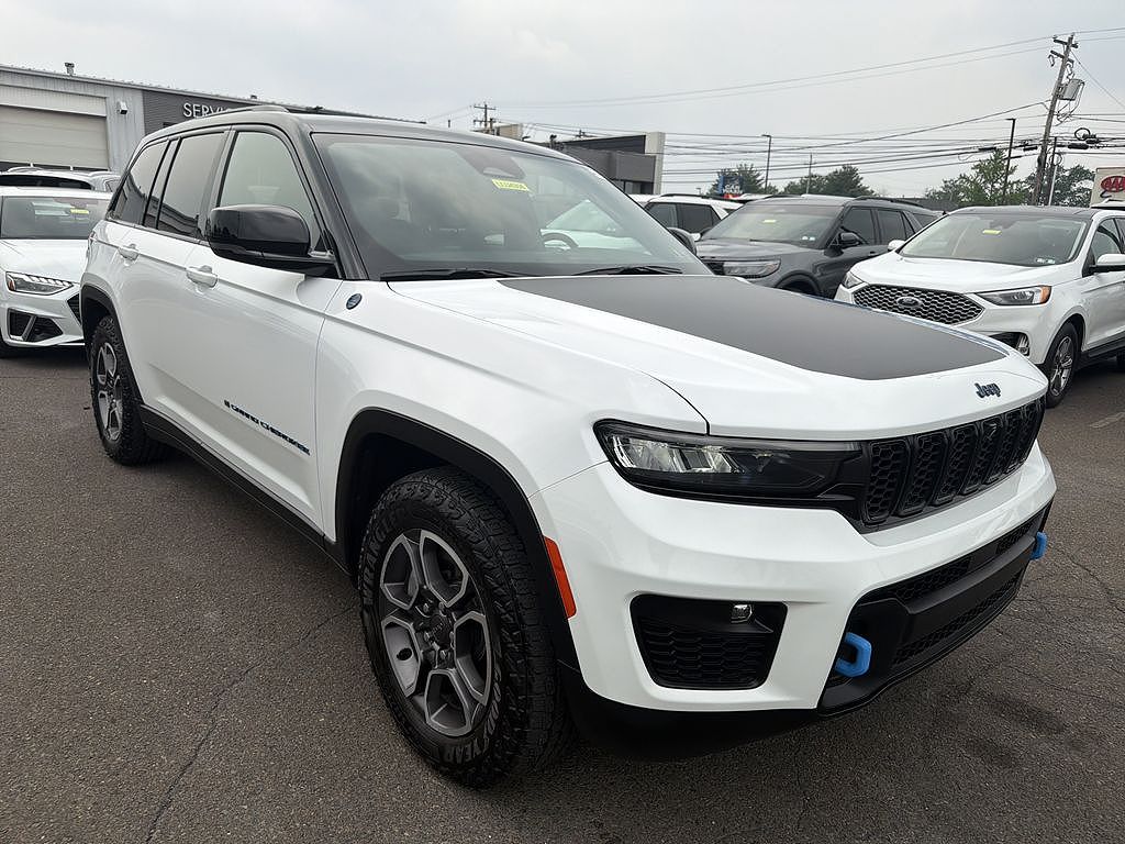2022 Jeep Grand Cherokee 4xe 2.0L 4WD Trailhawk w/ Luxury Tech Group III