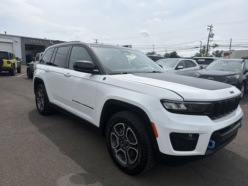 2023 Jeep Grand Cherokee 4xe 2.0L 4WD Trailhawk w/ Luxury Tech Group III