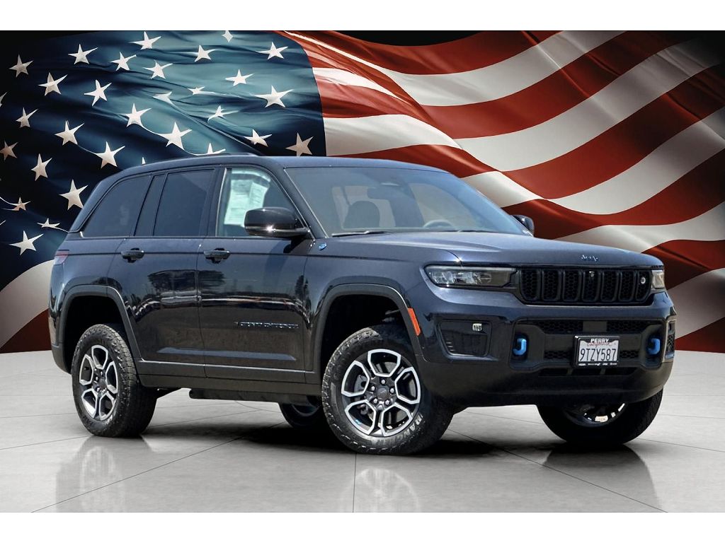 2023 Jeep Grand Cherokee Trailhawk CARB State Package