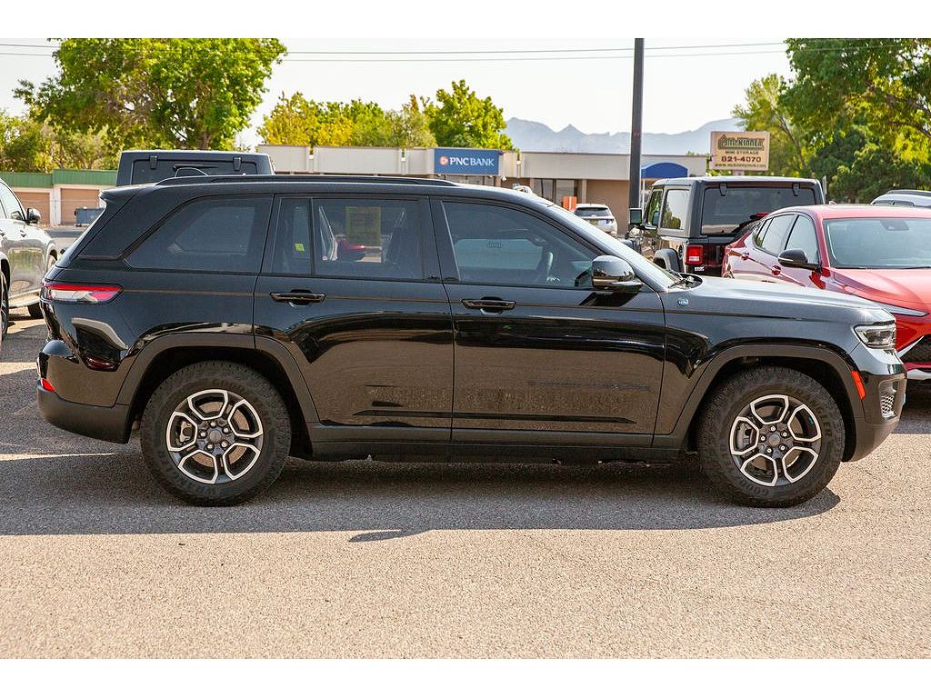 2023 Jeep Grand Cherokee 4xe Trailhawk