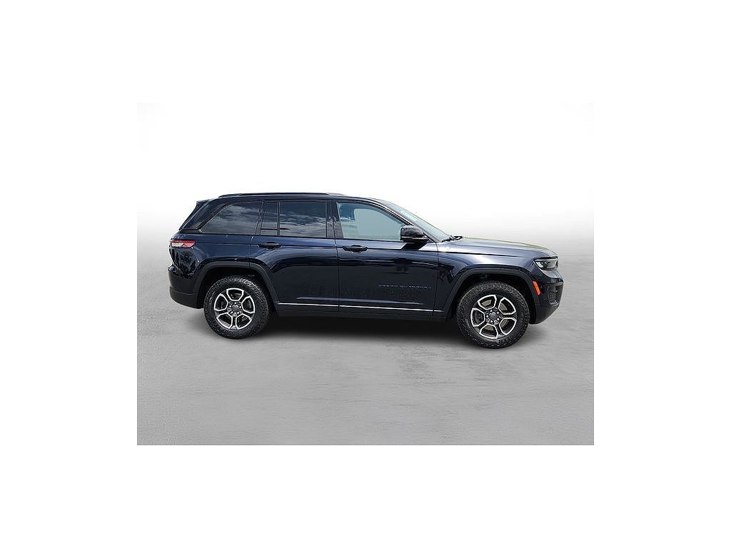 2023 Jeep Grand Cherokee Trailhawk CARB State Package