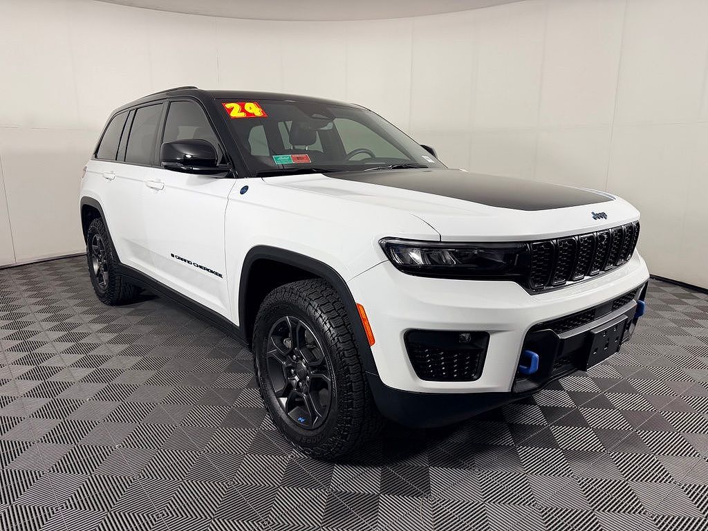 2024 Jeep Grand Cherokee Trailhawk CARB State Package