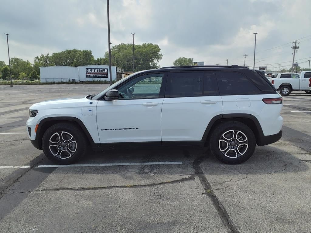 2023 Jeep Grand Cherokee Trailhawk CARB State Package