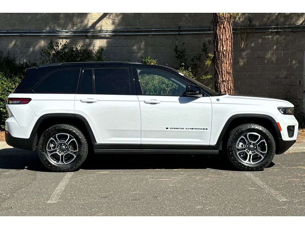 2023 Jeep Grand Cherokee 4xe Trailhawk