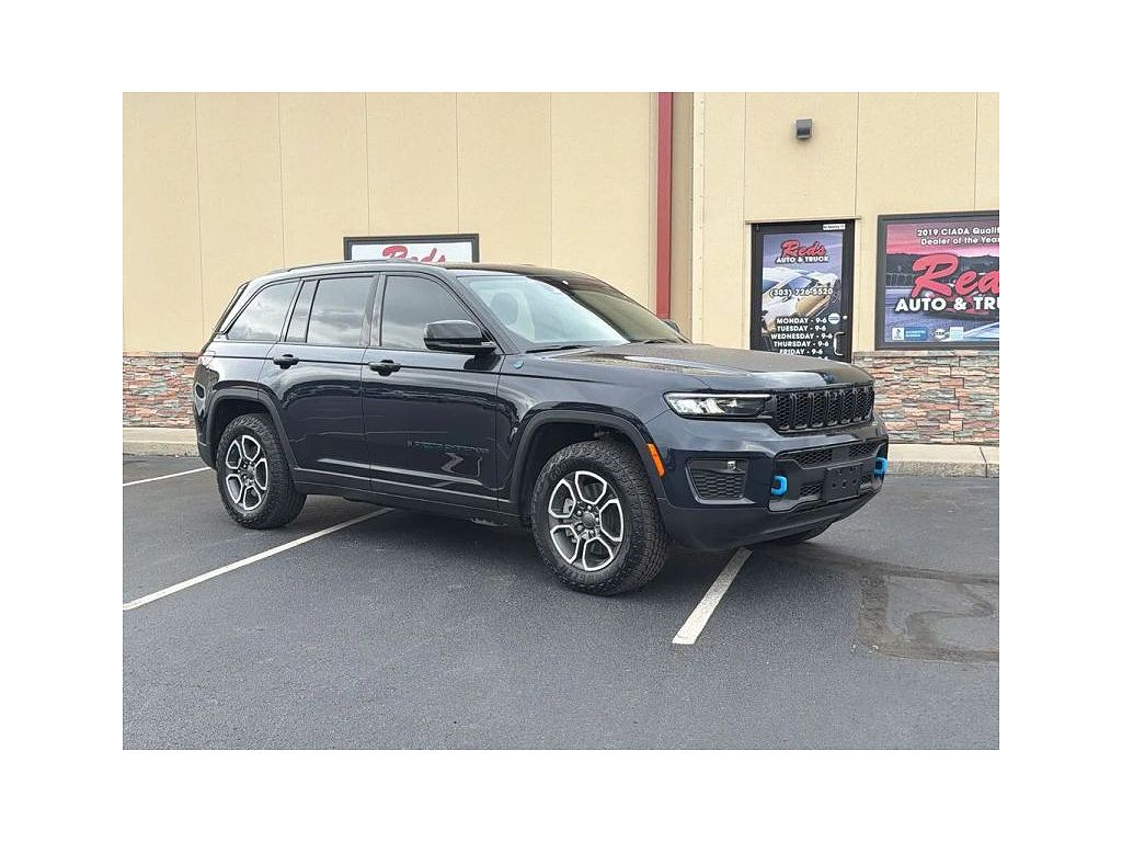 2024 Jeep Grand Cherokee Trailhawk CARB State Package