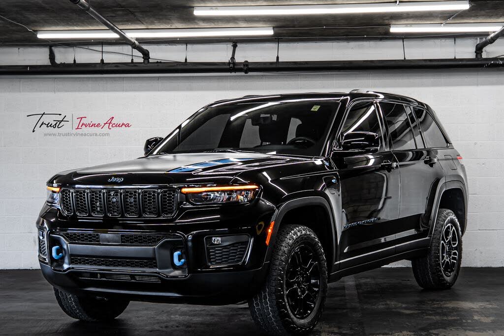 2023 Jeep Grand Cherokee Trailhawk CARB State Package