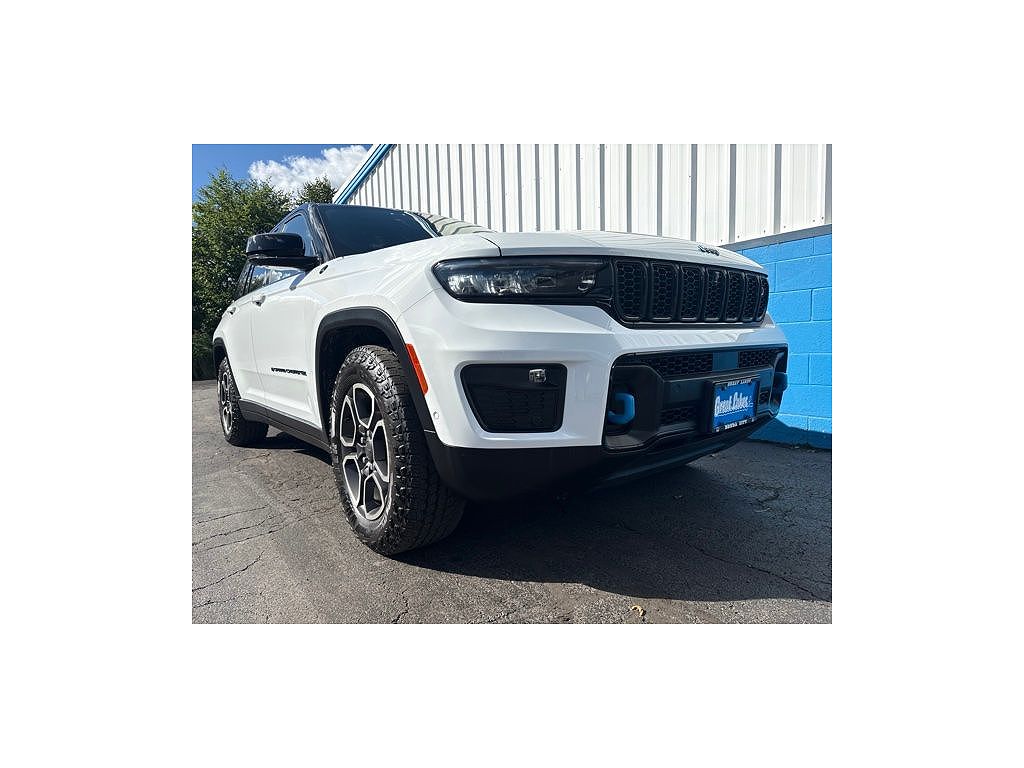 2023 Jeep Grand Cherokee Trailhawk CARB State Package