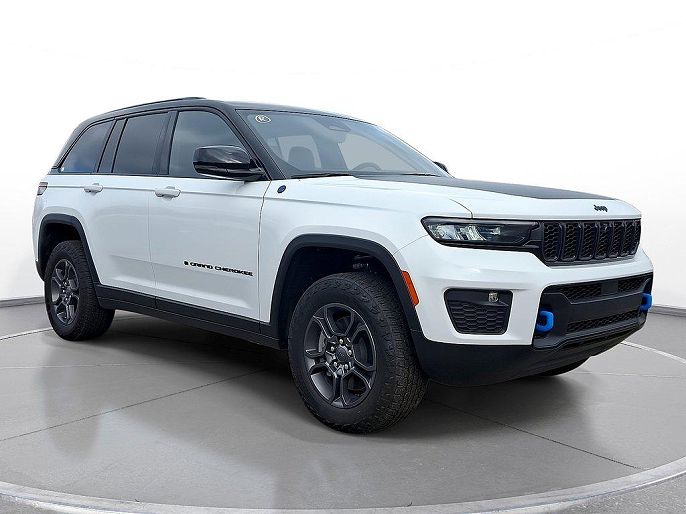 2024 Jeep Grand Cherokee Trailhawk CARB State Package