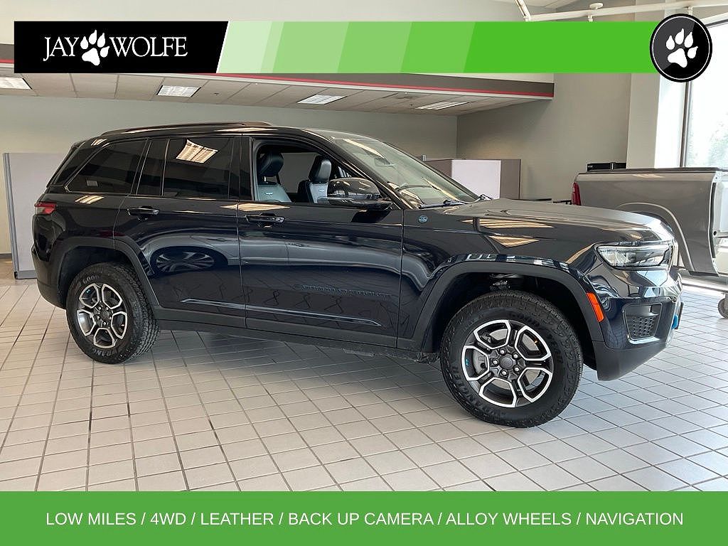 2023 Jeep Grand Cherokee Trailhawk CARB State Package
