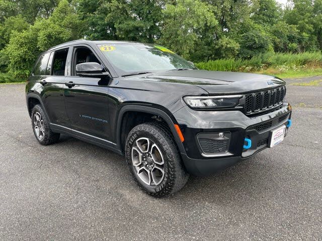 2023 Jeep Grand Cherokee Trailhawk CARB State Package