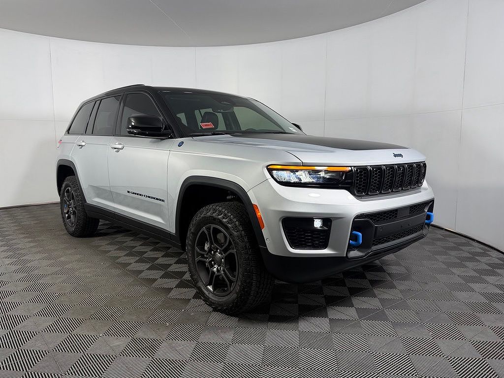 2024 Jeep Grand Cherokee Trailhawk CARB State Package