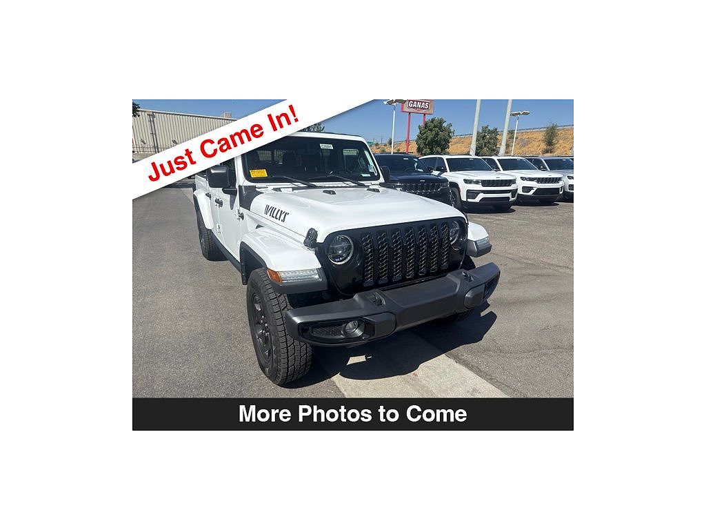 2022 Jeep Gladiator Sport