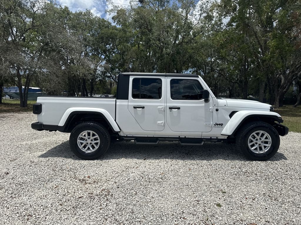2023 Jeep Gladiator Willys