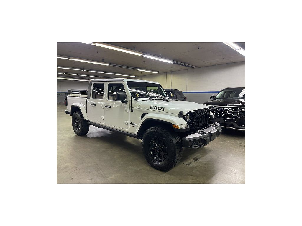 2022 Jeep Gladiator Sport