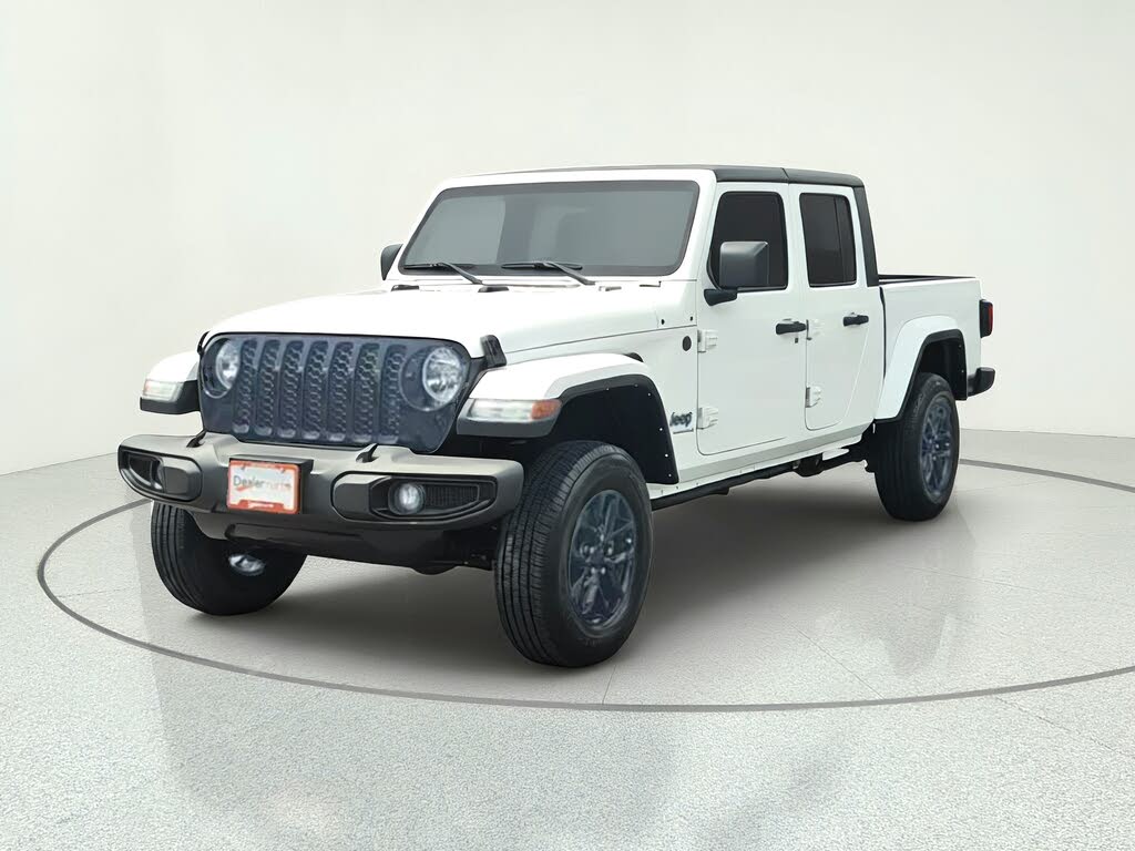 2022 Jeep Gladiator Sport