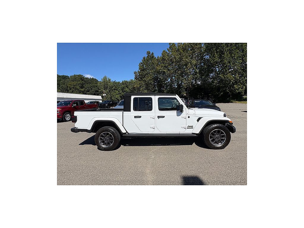 2021 Jeep Gladiator Willys