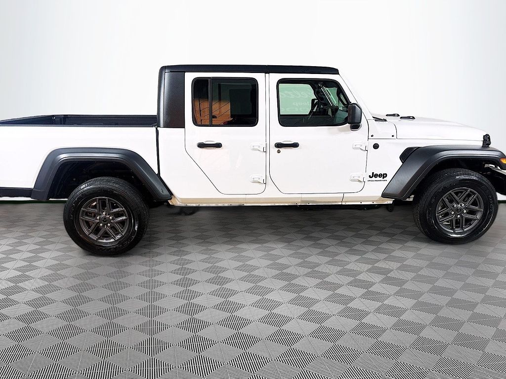 2025 Jeep Gladiator Willys