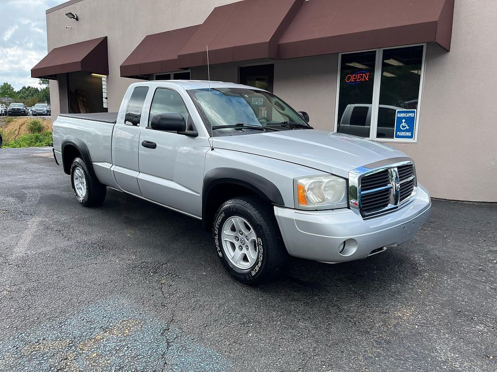2007 Dodge Dakota SLT Club Cab 2WD