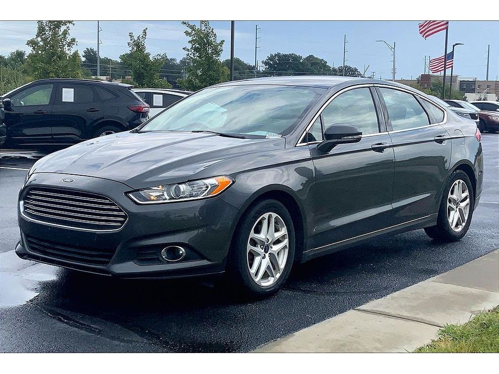 2016 Ford Fusion SE