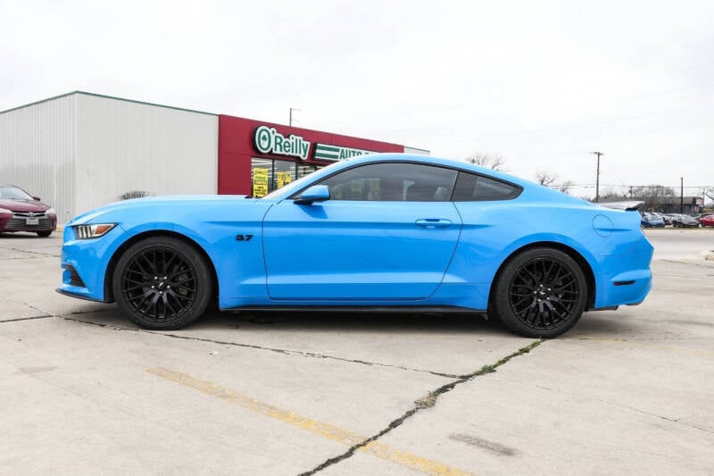 2017 Ford Mustang - 24