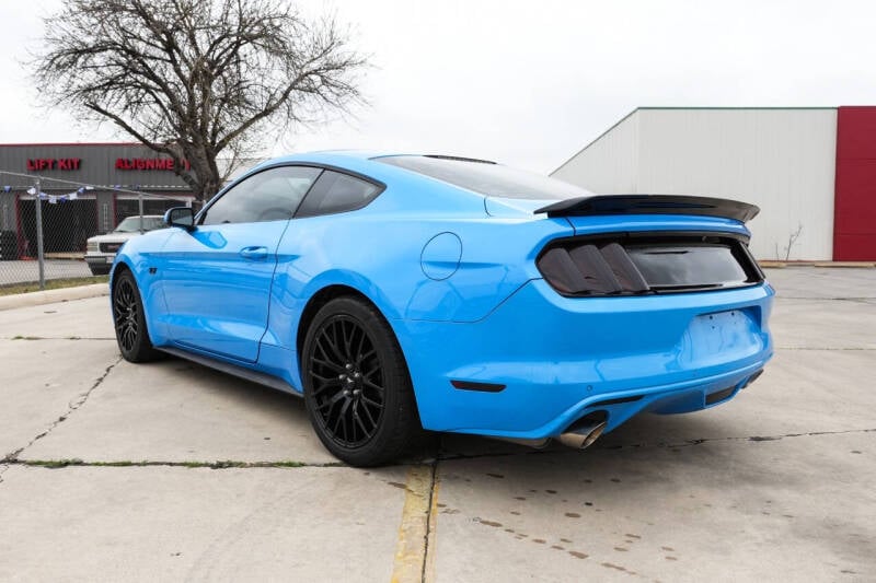 2017 Ford Mustang - 25