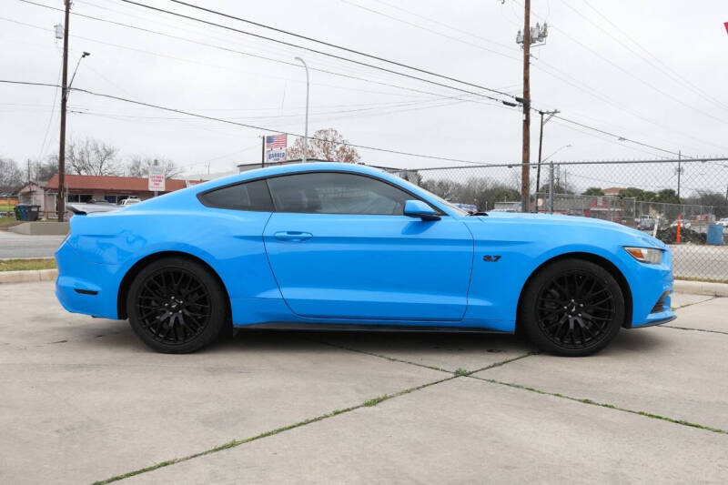 2017 Ford Mustang - 28