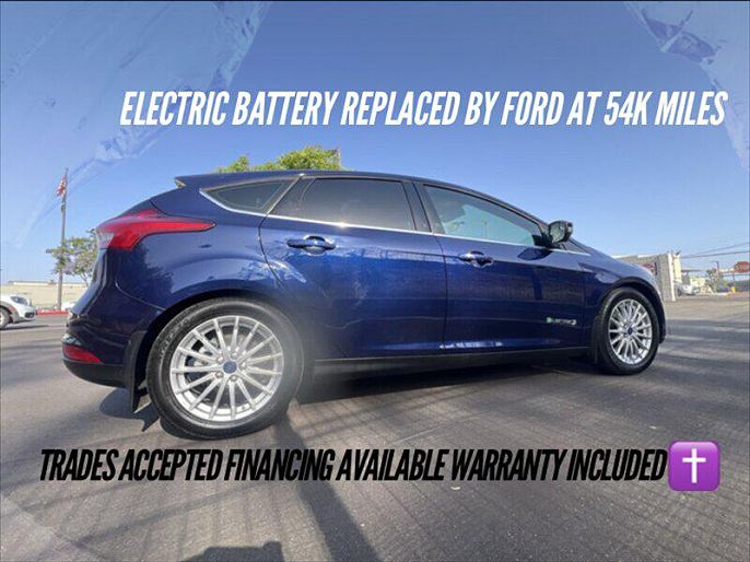 2016 Ford Focus photo 2