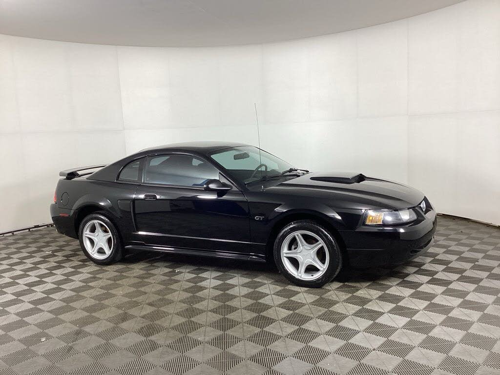 2001 Ford Mustang GT Deluxe