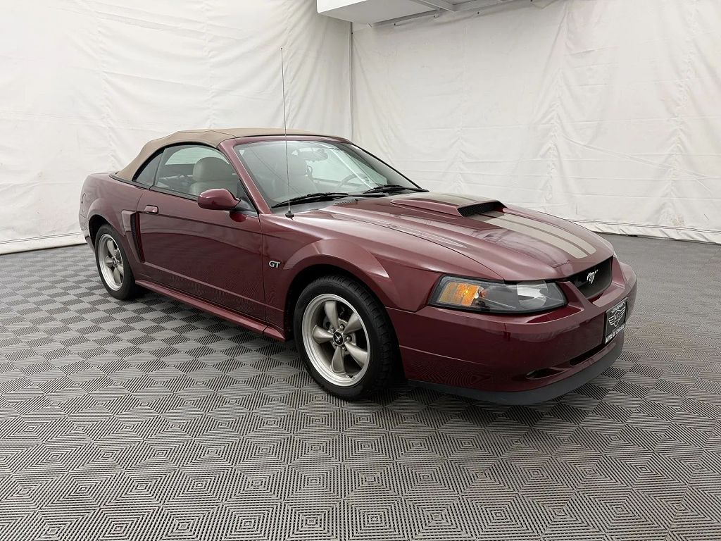 2004 Ford Mustang GT Deluxe