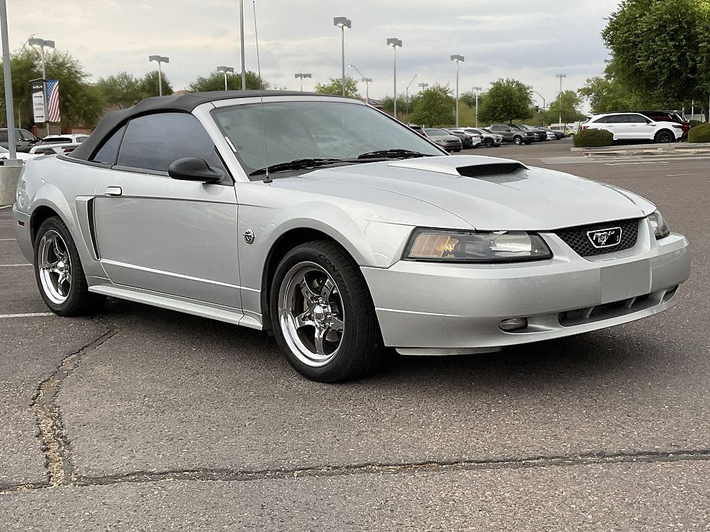 2004 Ford Mustang GT Deluxe