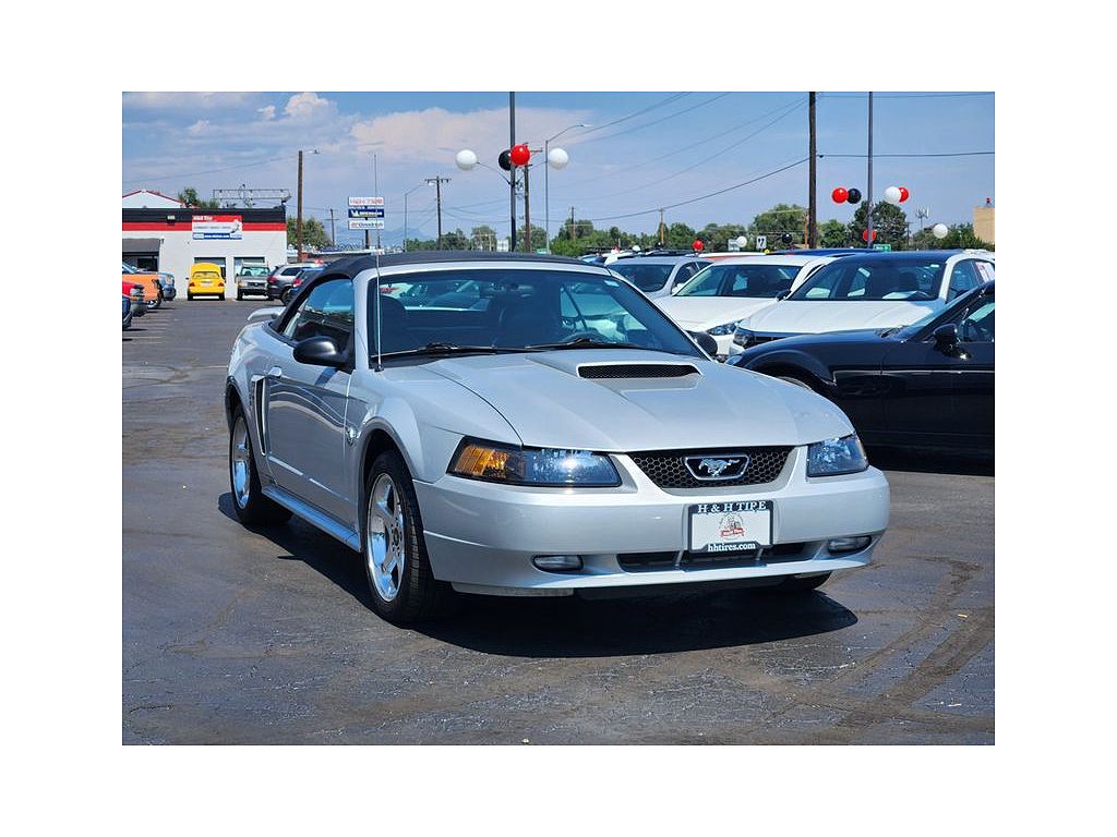 2004 Ford Mustang GT Deluxe