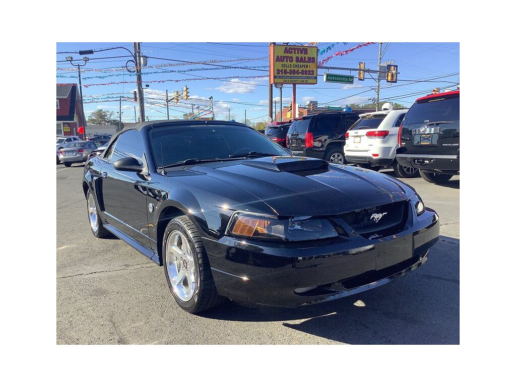2004 Ford Mustang GT Deluxe