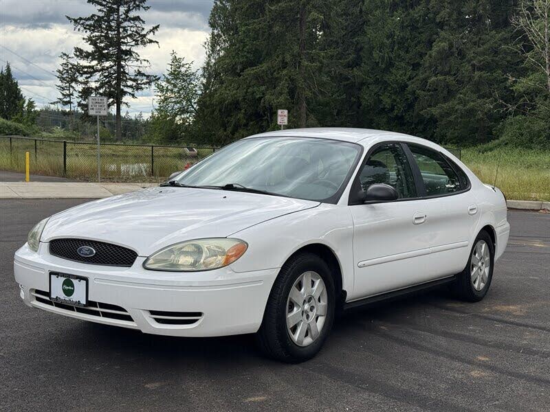2005 Ford Taurus SE