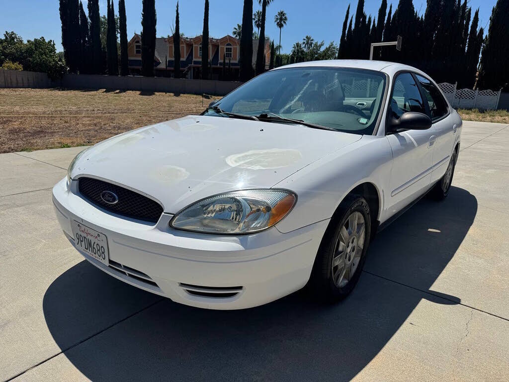 2005 Ford Taurus SE