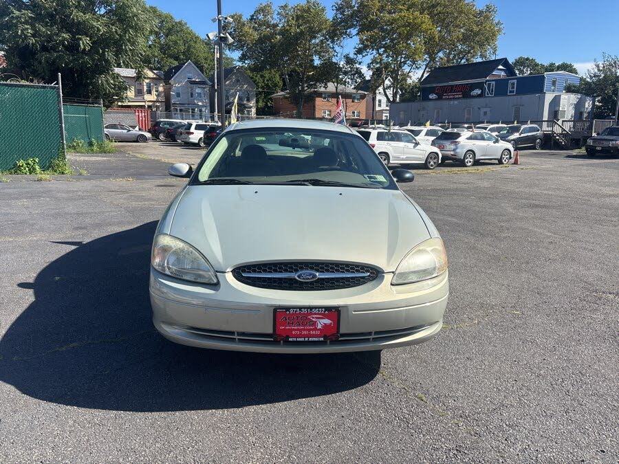 2003 Ford Taurus SE