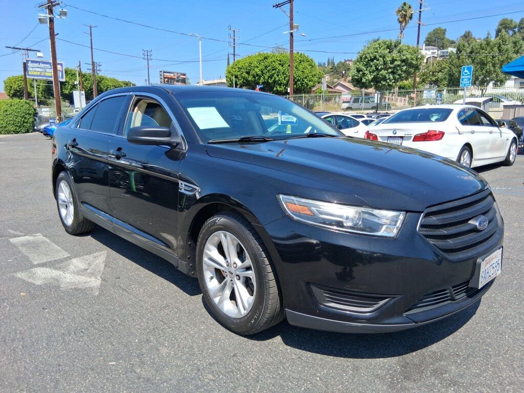 2017 Ford Taurus SE