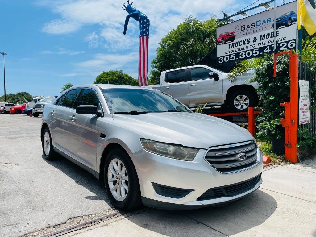 2015 Ford Taurus SE