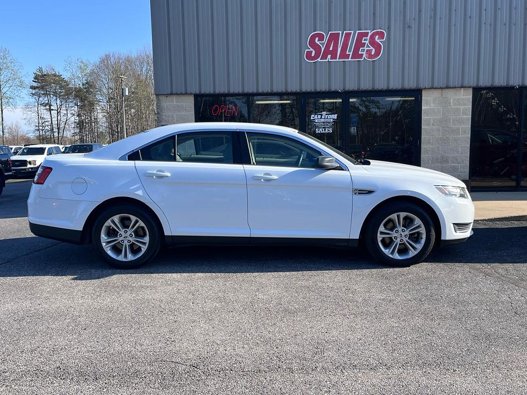 2015 Ford Taurus SE