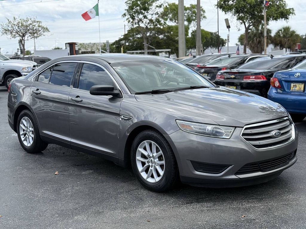2013 Ford Taurus SE