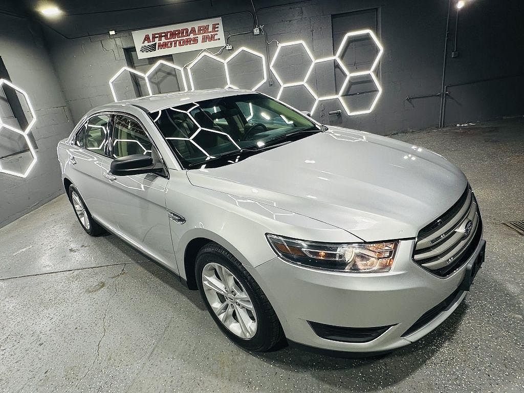 2017 Ford Taurus SE