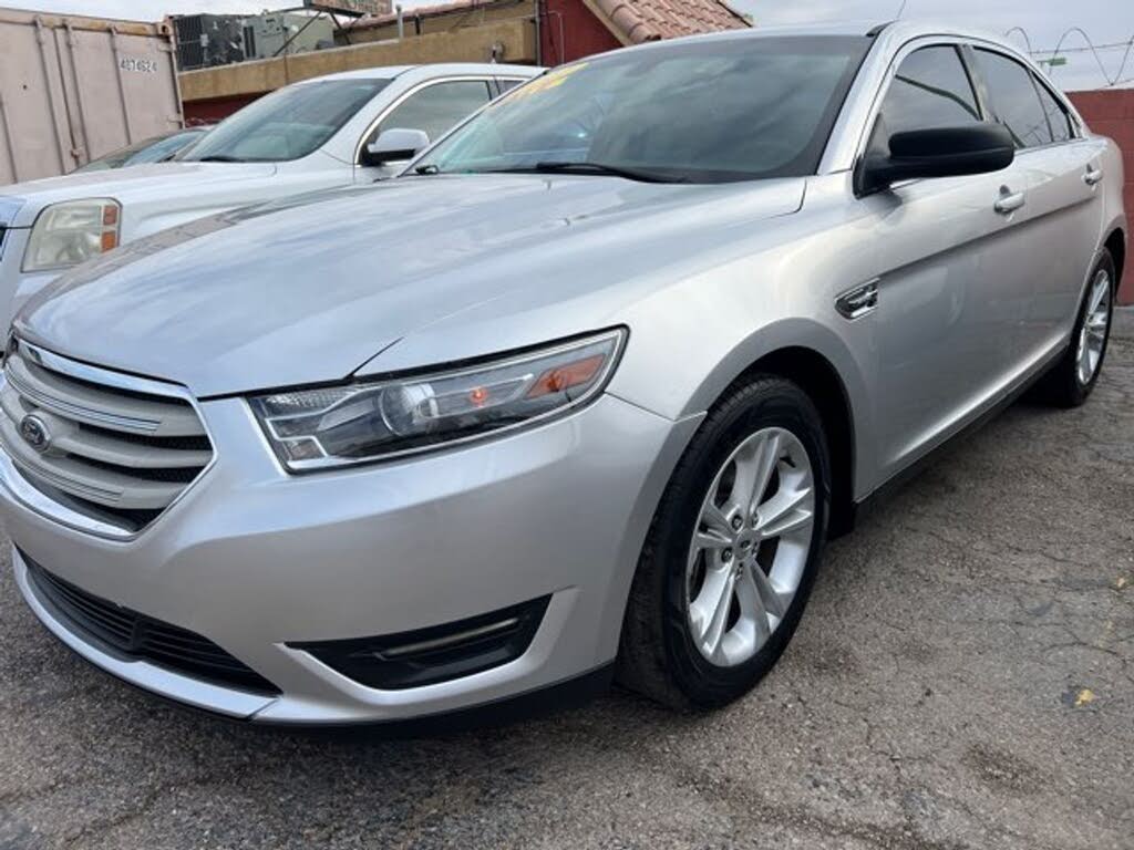 2017 Ford Taurus SE